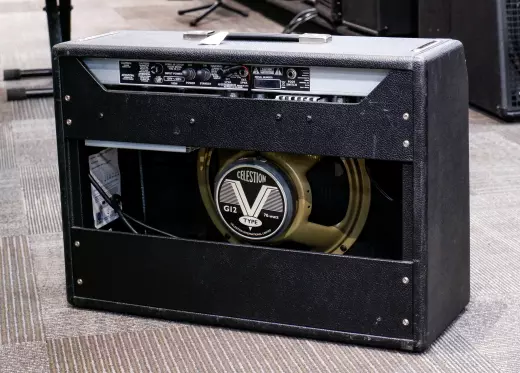 Fender - '68 Custom Deluxe Reverb Guitar Amp 2